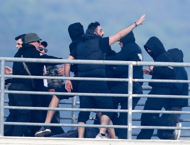 Τελικός Κυπέλλου: Οπαδός της ΑΕΚ λιποθύμησε από το ξύλο! (φωτό)